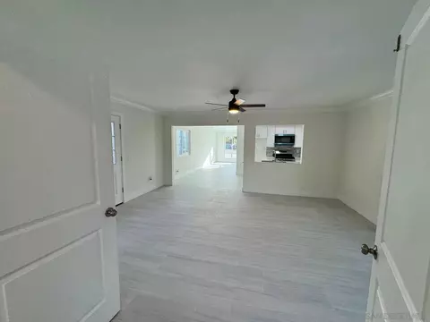 Living - 2729 Harriet St, Oceanside, CA 92056 photo 5 of 7