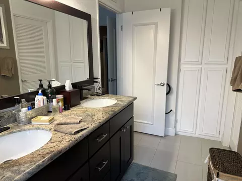Bath - 4318 Mirage Ln, Oceanside, CA 92056 photo 3 of 4