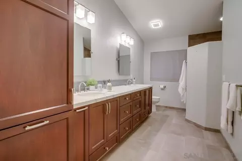 Bath - 16717 Sky Valley Dr, Ramona, CA 92065 photo 4 of 7