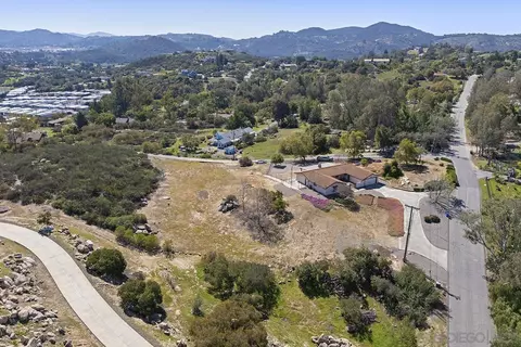 View/Area - 28885 Stonegate Dr, Valley Center, CA 92082 photo 7 of 19
