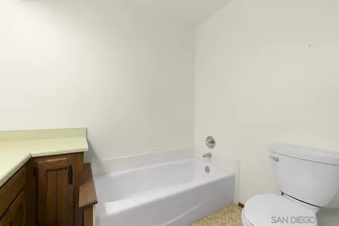 Bath - 28885 Stonegate Dr, Valley Center, CA 92082 photo 5 of 5