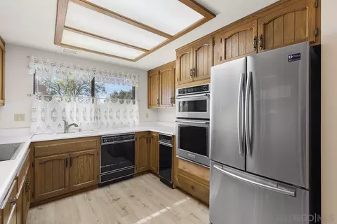 Kitchen - 28885 Stonegate Dr, Valley Center, CA 92082 photo 3 of 4