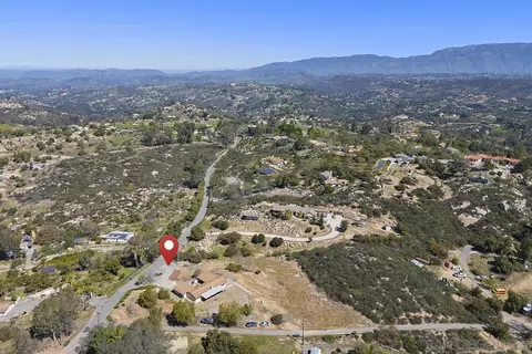 View/Area - 28885 Stonegate Dr, Valley Center, CA 92082 photo 13 of 19