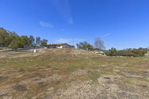 Exterior - 28885 Stonegate Dr, Valley Center, CA 92082 photo 7 of 13