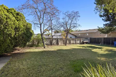 Exterior - 999 Grant Ave, El Cajon, CA 92020 photo 7 of 8