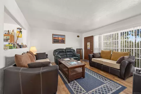 Living - 999 Grant Ave, El Cajon, CA 92020 photo 1 of 4