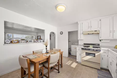 Kitchen - 999 Grant Ave, El Cajon, CA 92020 photo 2 of 3