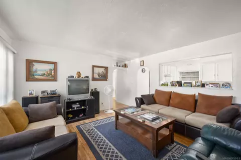 Living - 999 Grant Ave, El Cajon, CA 92020 photo 3 of 4
