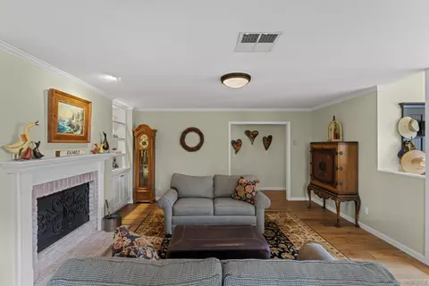 Living - 16327 Woodson View Rd, Poway, CA 92064 photo 2 of 7