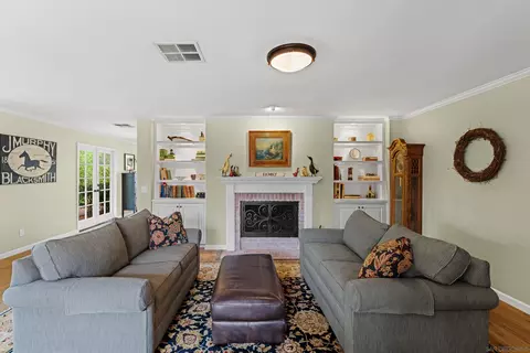 Living - 16327 Woodson View Rd, Poway, CA 92064 photo 3 of 7