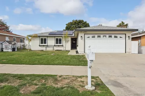 681 Parker St, Oceanside, CA 92057 photo 2