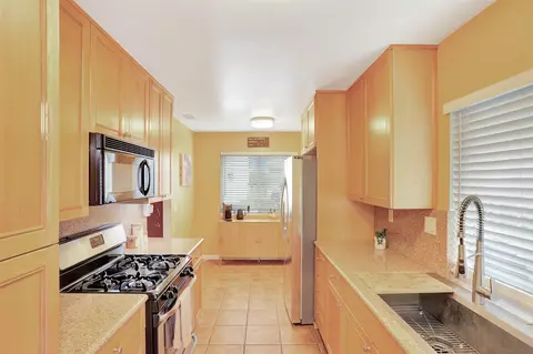 Kitchen - 1819 Castle Gln, Escondido, CA 92029 photo 1 of 3