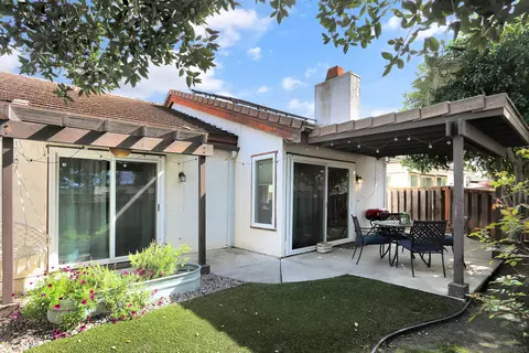 Exterior - 1819 Castle Gln, Escondido, CA 92029 photo 2 of 9