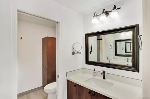 Bath - 1819 Castle Gln, Escondido, CA 92029 photo 1 of 3