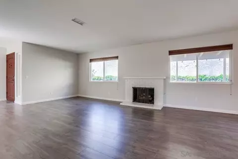 Living - 3612 Sky Haven Ln, Oceanside, CA 92056 photo 3 of 4