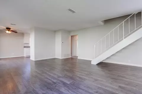 Living - 3612 Sky Haven Ln, Oceanside, CA 92056 photo 2 of 4