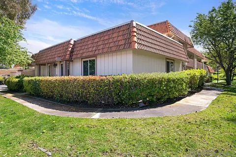 2712 Via Roberto, Carlsbad, CA 92010 photo 2