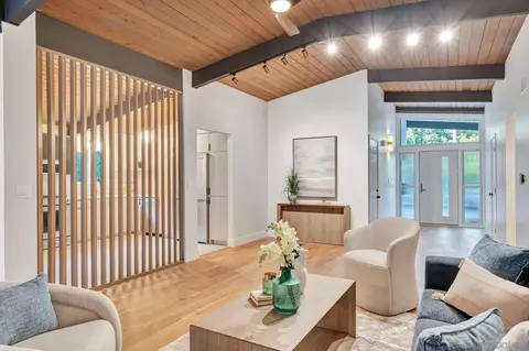 4876 Pacifica Dr, San Diego, CA 92109 photo 8