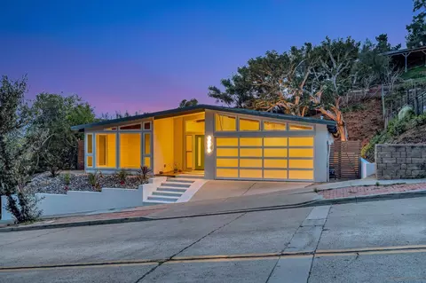4876 Pacifica Dr, San Diego, CA 92109 photo 2