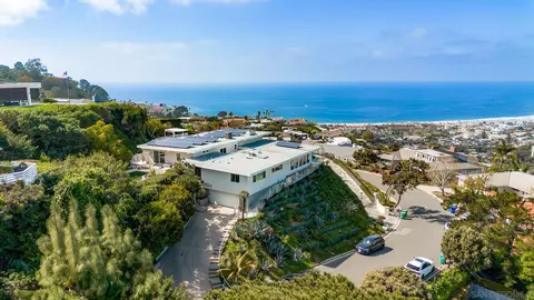 View/Area - 7304 Rue Michael, La Jolla, CA 92037 photo 6 of 7