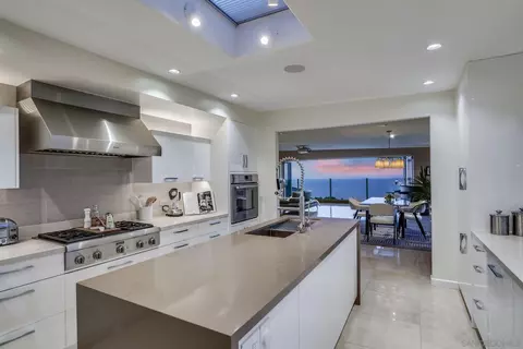 Kitchen - 7304 Rue Michael, La Jolla, CA 92037 photo 3 of 7