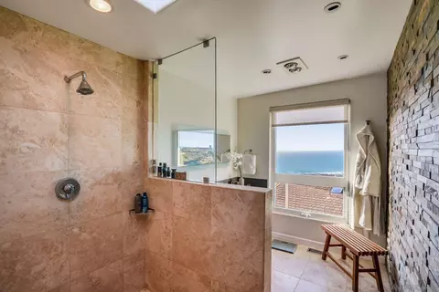 Bath - 7304 Rue Michael, La Jolla, CA 92037 photo 1 of 3