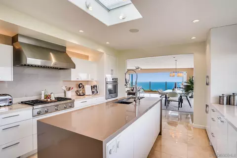 Kitchen - 7304 Rue Michael, La Jolla, CA 92037 photo 2 of 7
