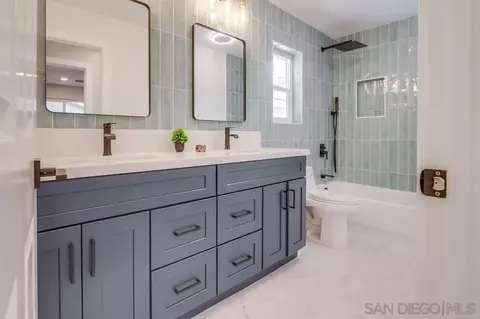 Bath - 2334 Kimberly Ct, Carlsbad, CA 92008 photo 5 of 7