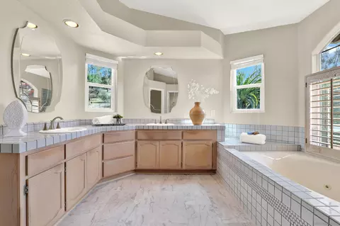 Bath - 13901 Carriage Rd, Poway, CA 92064 photo 2 of 3