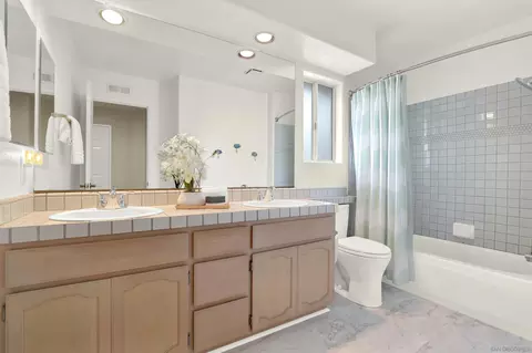 Bath - 13901 Carriage Rd, Poway, CA 92064 photo 3 of 3