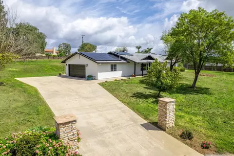 671 Moonlight Way, Ramona, CA 92065 photo 2