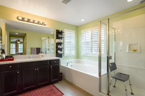 Bath - 16022 Cascade Dr, Fontana, CA 92336 photo 1 of 3