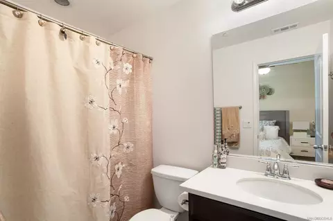 Bath - 16022 Cascade Dr, Fontana, CA 92336 photo 3 of 3