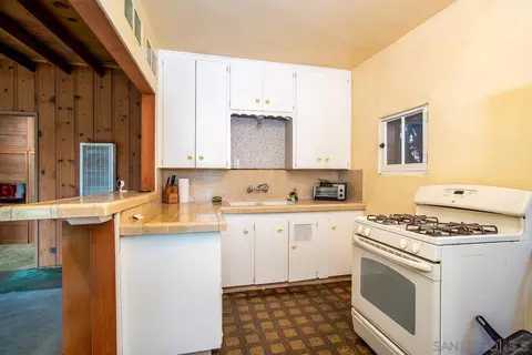 Kitchen - 6525 Macarthur Dr, Lemon Grove, CA 91945 photo 2 of 3