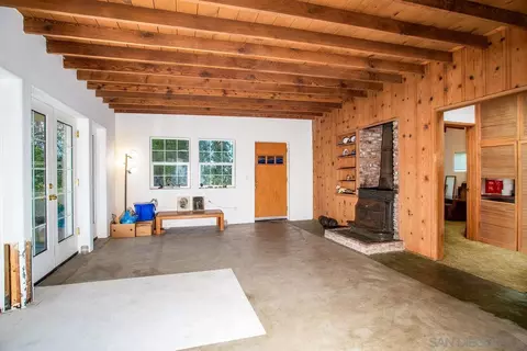 Living - 6525 Macarthur Dr, Lemon Grove, CA 91945 photo 3 of 4