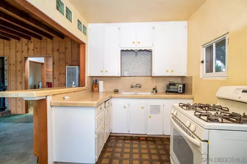 Kitchen - 6525 Macarthur Dr, Lemon Grove, CA 91945 photo 3 of 3