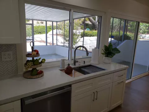 3252 Eichenlaub St, San Diego, CA 92117 photo 34