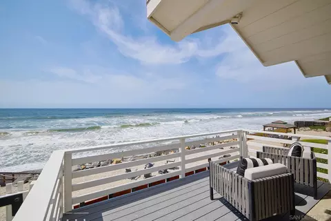 2747 Ocean St, Carlsbad, CA 92008