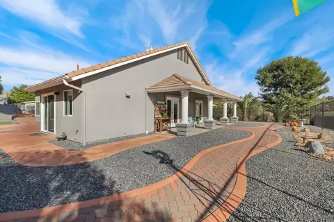 Exterior - 1783 Palomares Rd, Fallbrook, CA 92028 photo 5 of 10