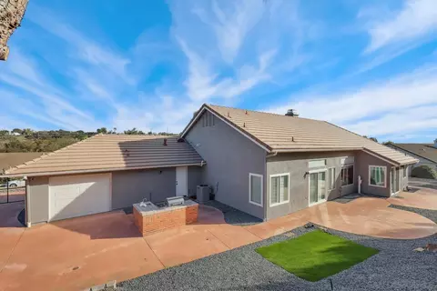 Exterior - 1783 Palomares Rd, Fallbrook, CA 92028 photo 7 of 10