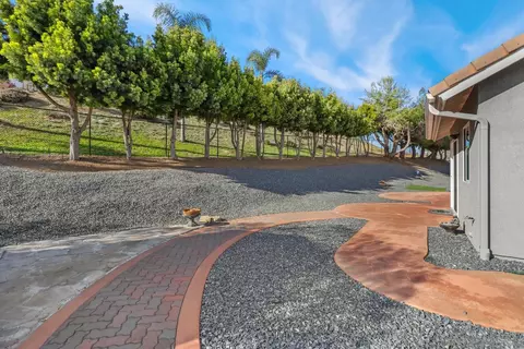 Exterior - 1783 Palomares Rd, Fallbrook, CA 92028 photo 6 of 10