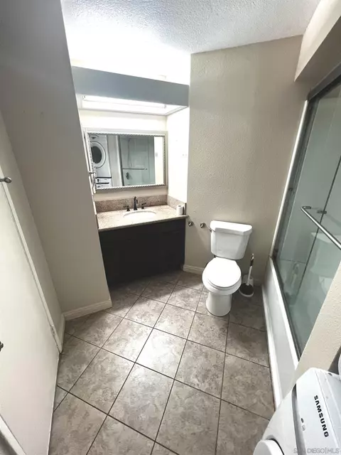 Bath - 3059 Brookpine Ct, Spring Valley, CA 91978 photo 1 of 1
