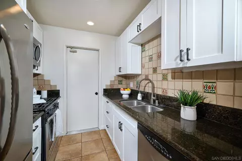 Kitchen - 4475 Estada Dr, Oceanside, CA 92057 photo 1 of 4