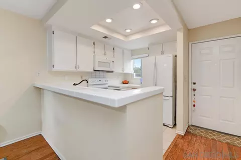 Kitchen - 2563 Kings View Cir, Spring Valley, CA 91977 photo 4 of 4