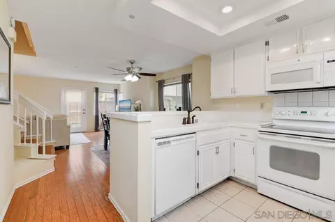 Kitchen - 2563 Kings View Cir, Spring Valley, CA 91977 photo 2 of 4