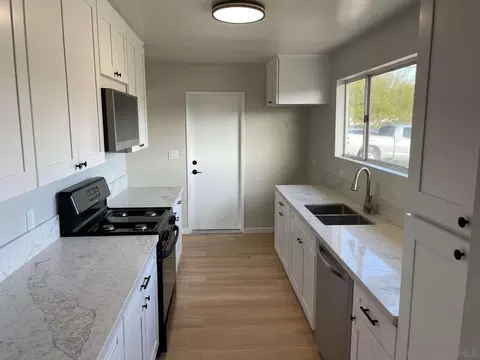 14538 Biddeford St, Poway, CA 92064 photo 4