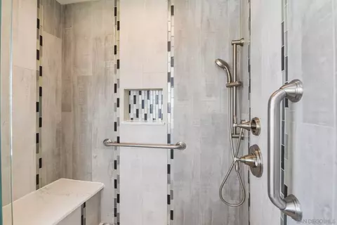 Bath - 13000 Lomas Verdes Dr, Poway, CA 92064 photo 7 of 8