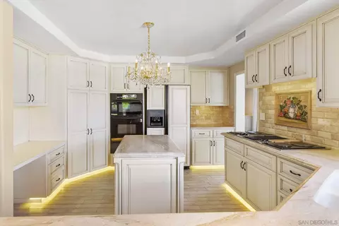 Kitchen - 13000 Lomas Verdes Dr, Poway, CA 92064 photo 2 of 5