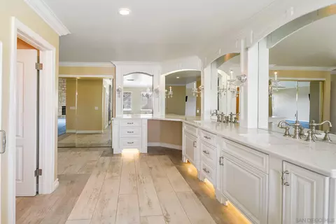 Bath - 13000 Lomas Verdes Dr, Poway, CA 92064 photo 6 of 8