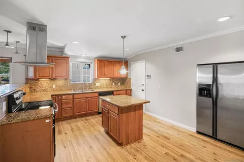 Kitchen - 1539 Greenfield Dr, El Cajon, CA 92021 photo 4 of 7